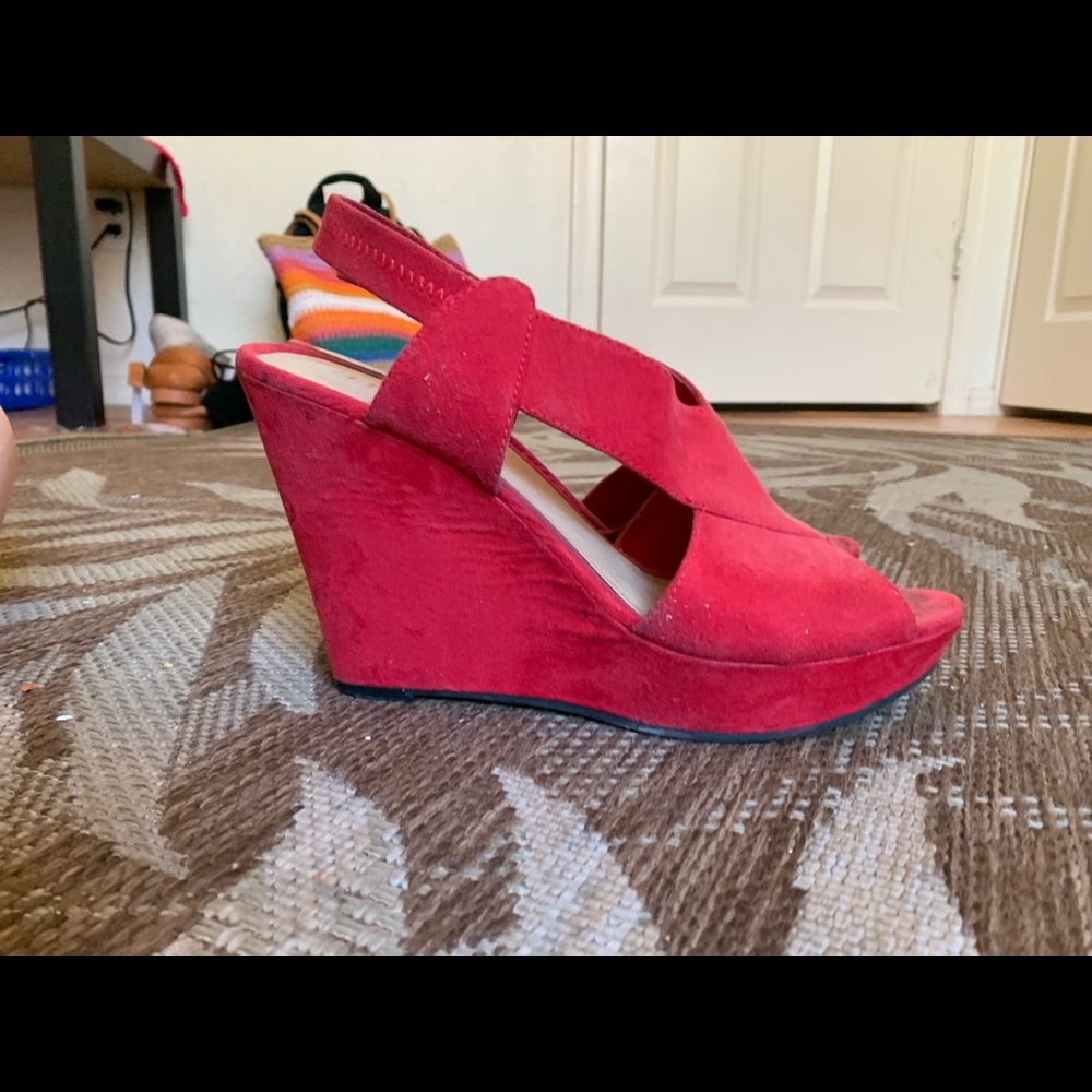 red wedges
